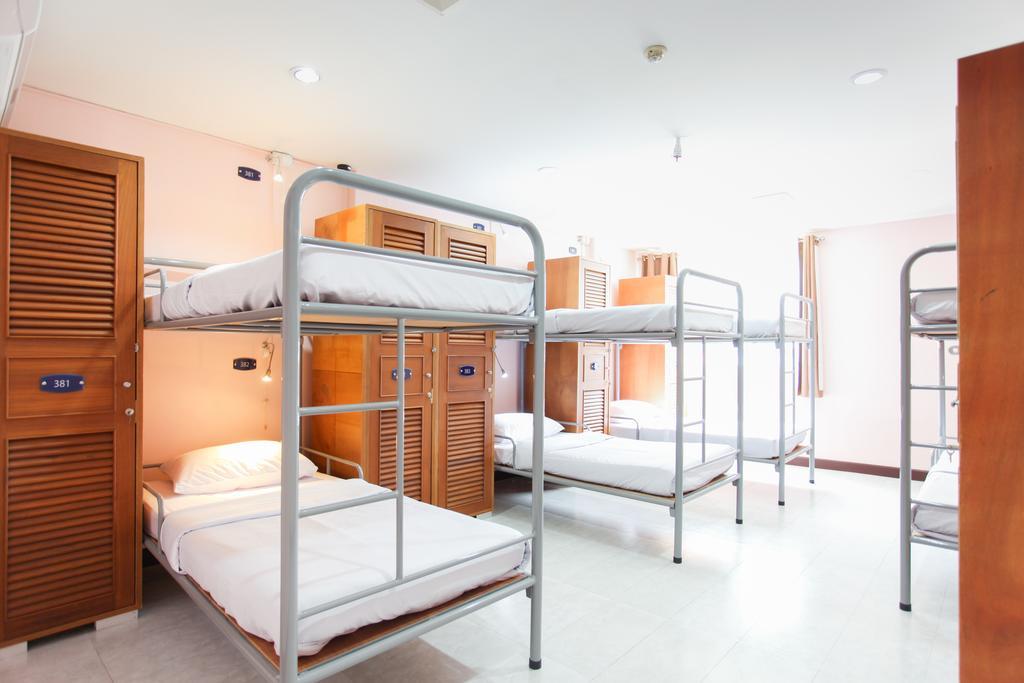 Hostel 8 Sukhumvit Soi 8 Bangkok Phòng bức ảnh