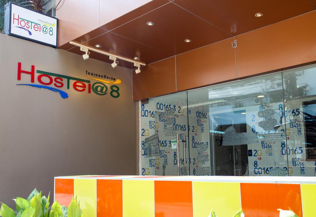 Hostel 8 Sukhumvit Soi 8 Bangkok Ngoại thất bức ảnh